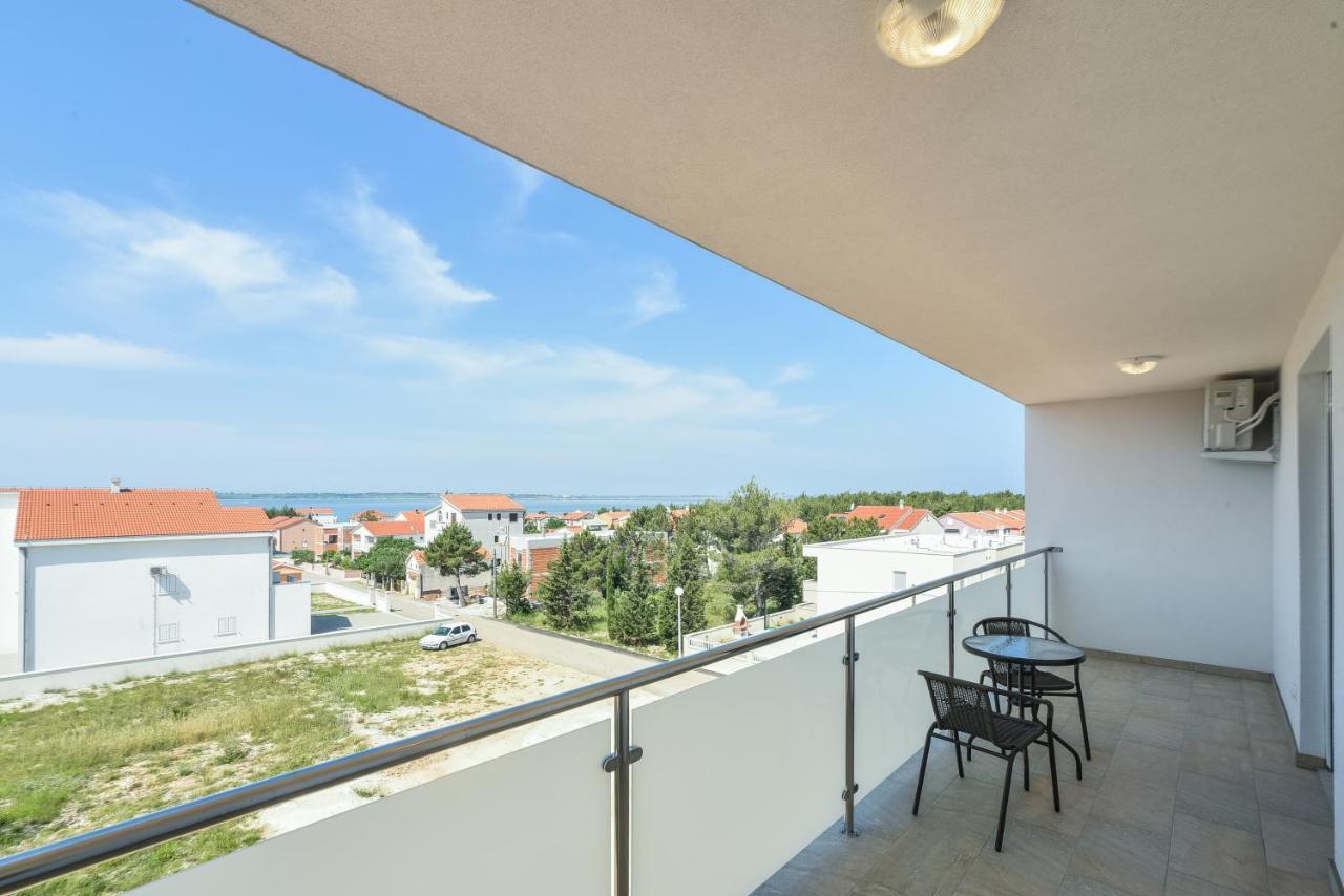Apartments Sandrina Vrsi Exterior foto
