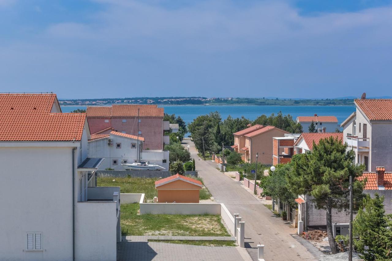 Apartments Sandrina Vrsi Exterior foto